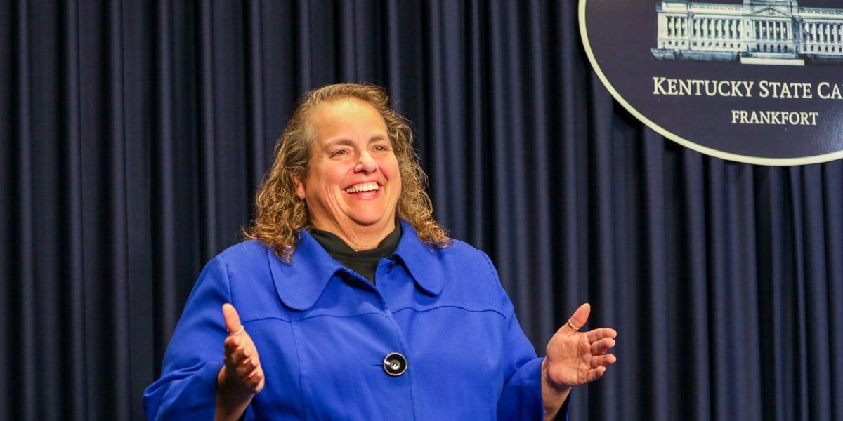 Kentucky sign language interpreter Virginia Moore dies