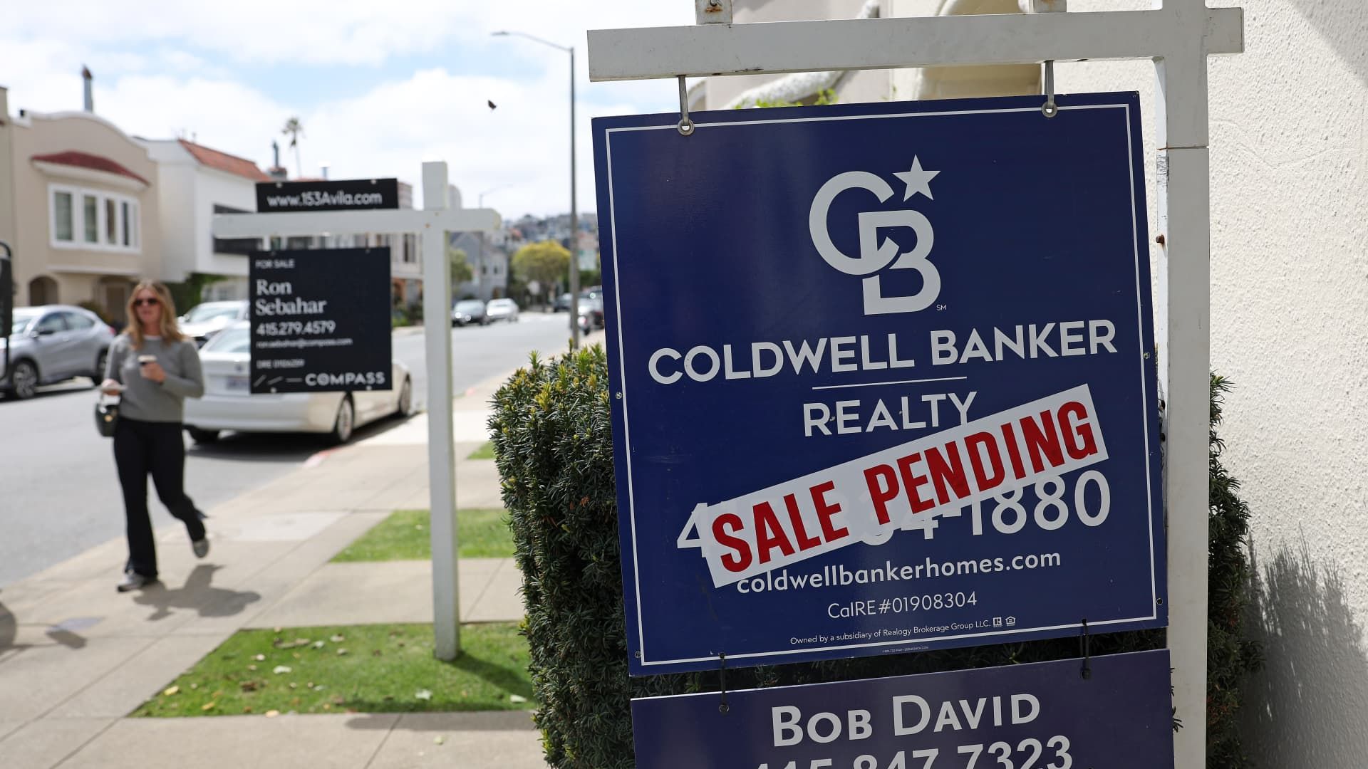 Mortgage demand drops despite rates coming off recent highs