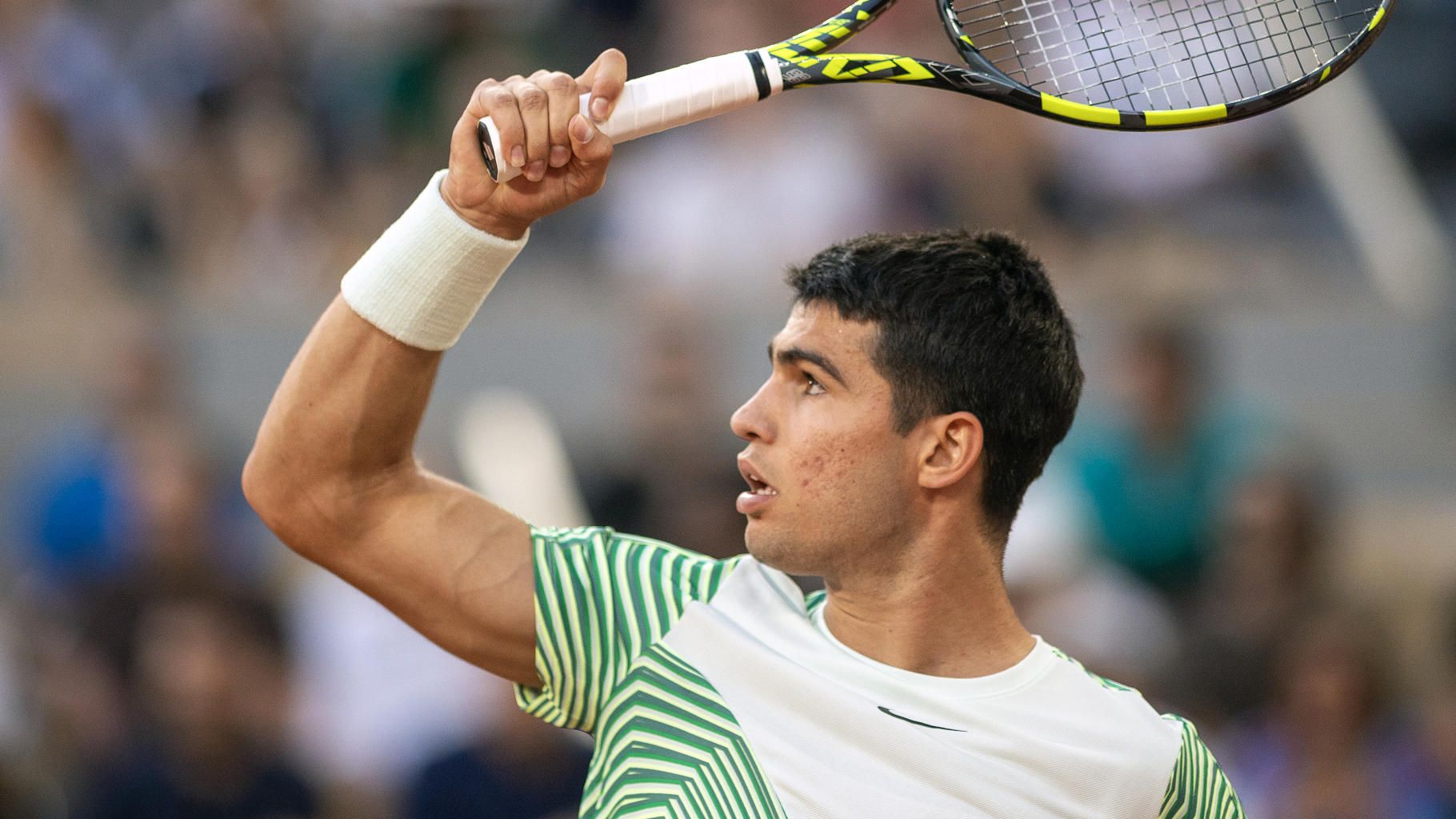 À Roland Garros, Alcaraz face à Tsitsipas bluffe avec ce coup droit