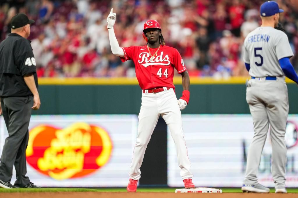 Reds' Elly De La Cruz has 112 mph double for first MLB hit in debut