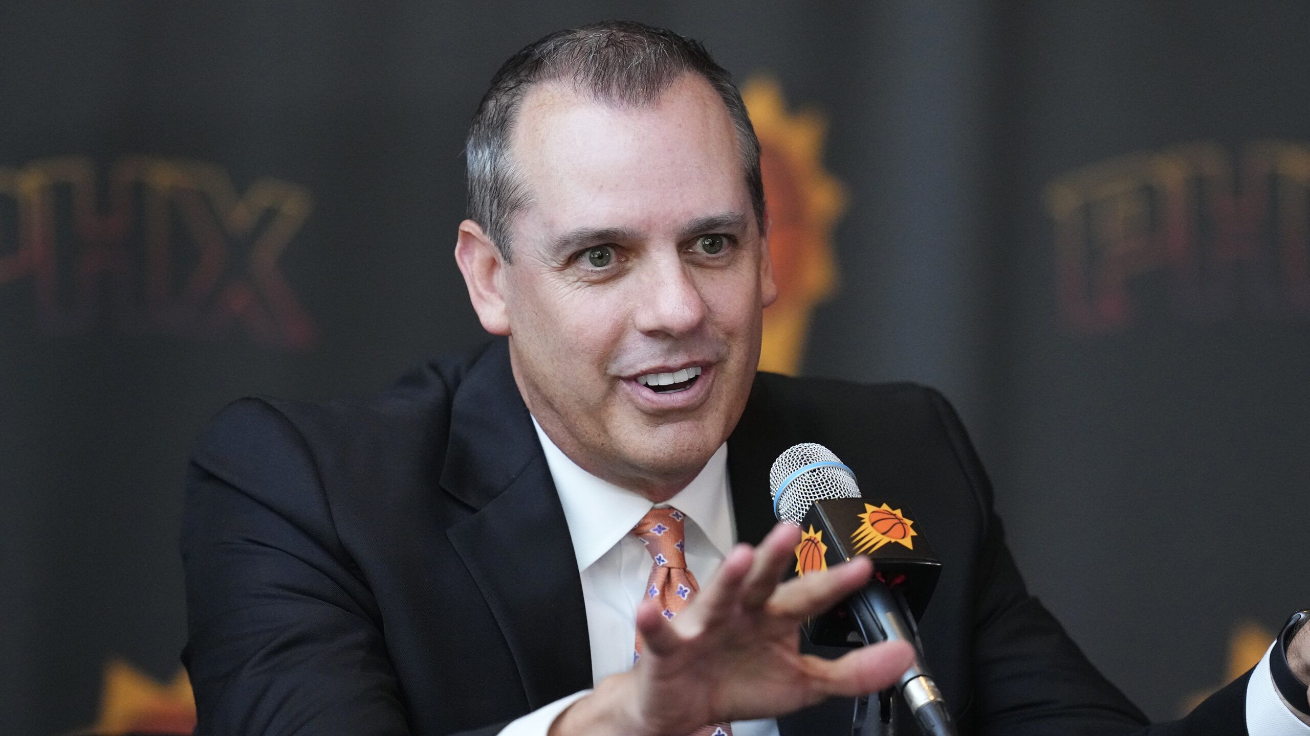 Frank Vogel brings similarities, differences to elevate Suns further