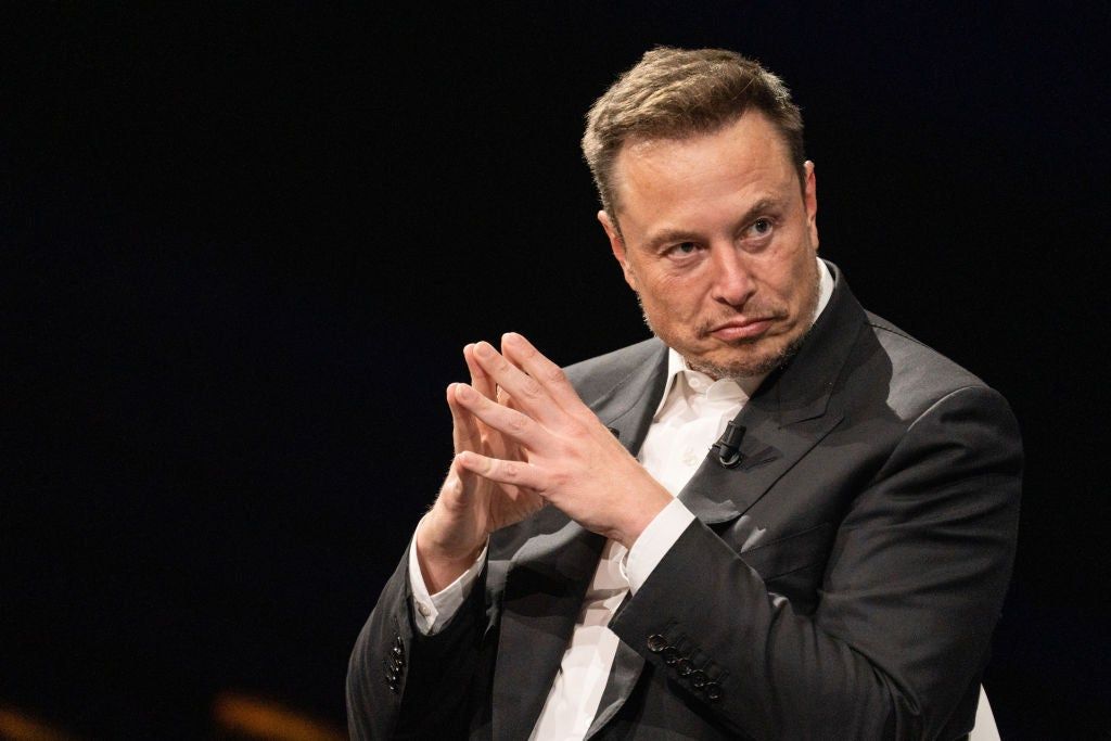 Elon Musk Accuses Meta of 'Cheating' With Twitter Rival Threads