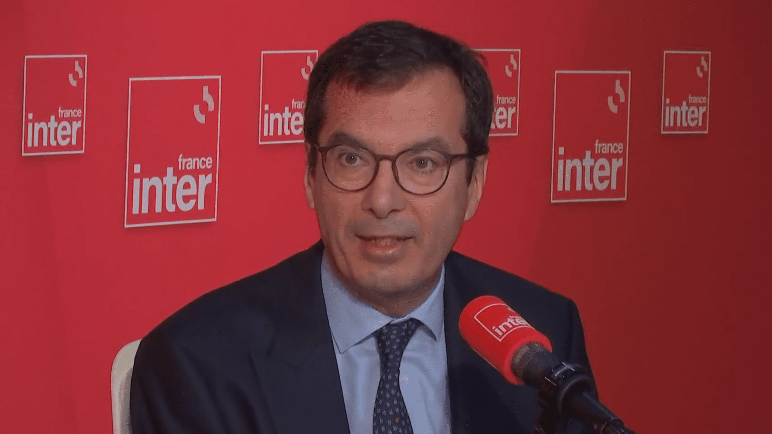 SNCF : "Ma vision c'est 10 000 hectares de panneaux solaires", annonce Jean-Pierre Farandou