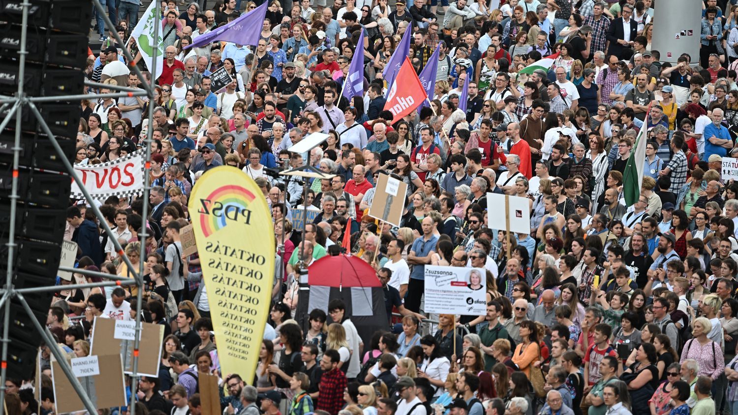 En Hongrie, les enseignants protestent contre une "loi-vengeance"