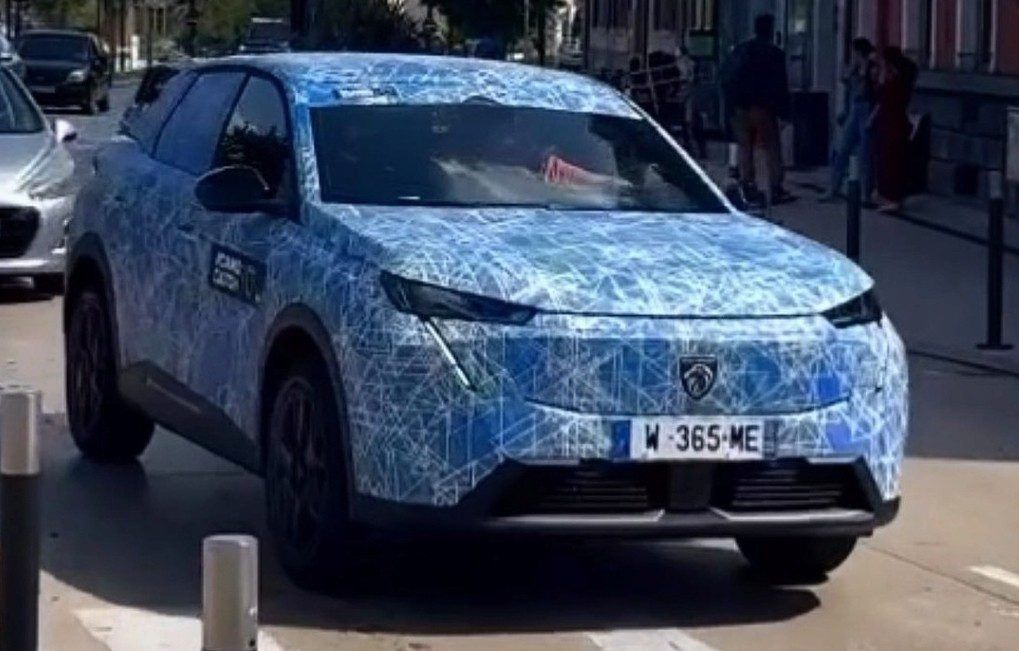 Surprise : voici les premières images du nouveau Peugeot 3008 (2023)