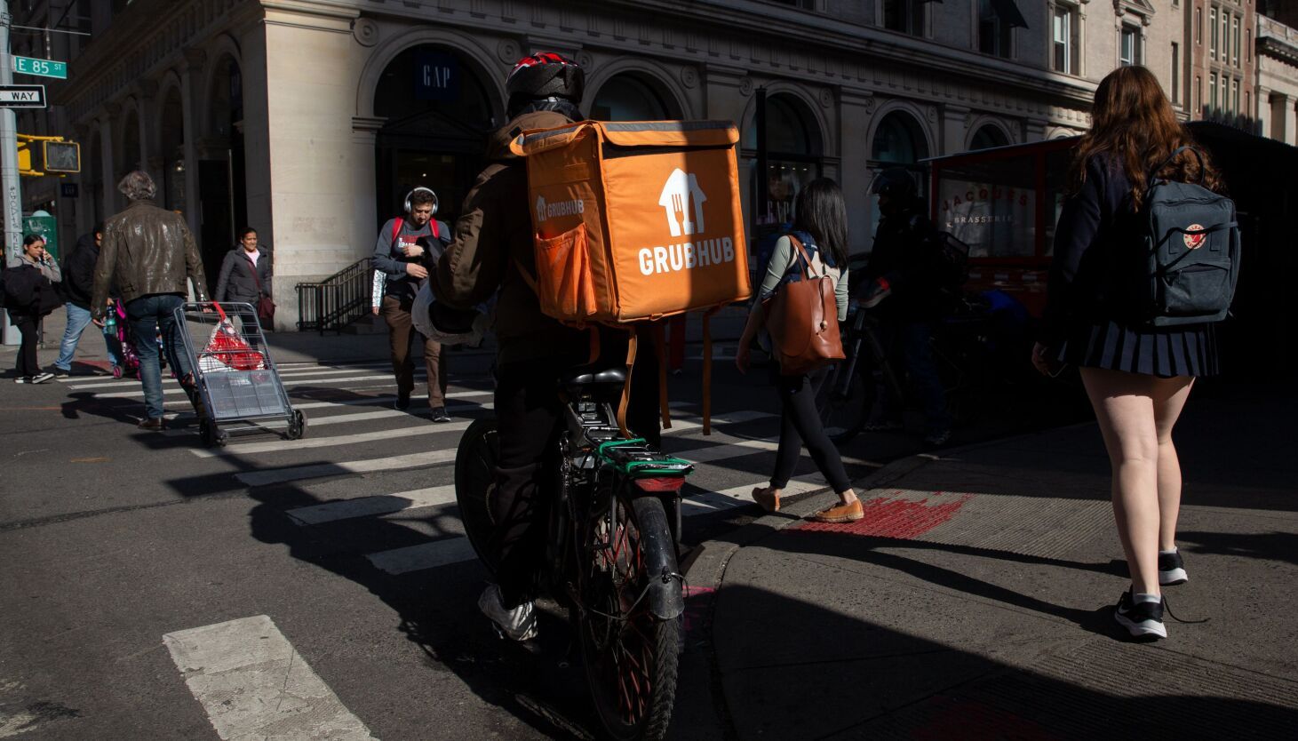 Judge Delays Rollout of Delivery Worker Minimum Wage Law