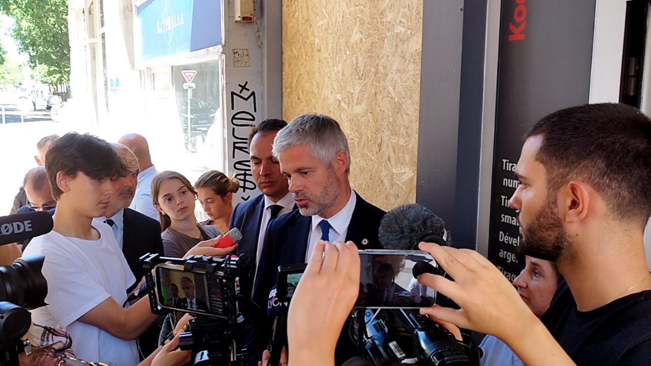 Laurent Wauquiez tacle de nouveau Grégory Doucet sur sa gestion des émeutes