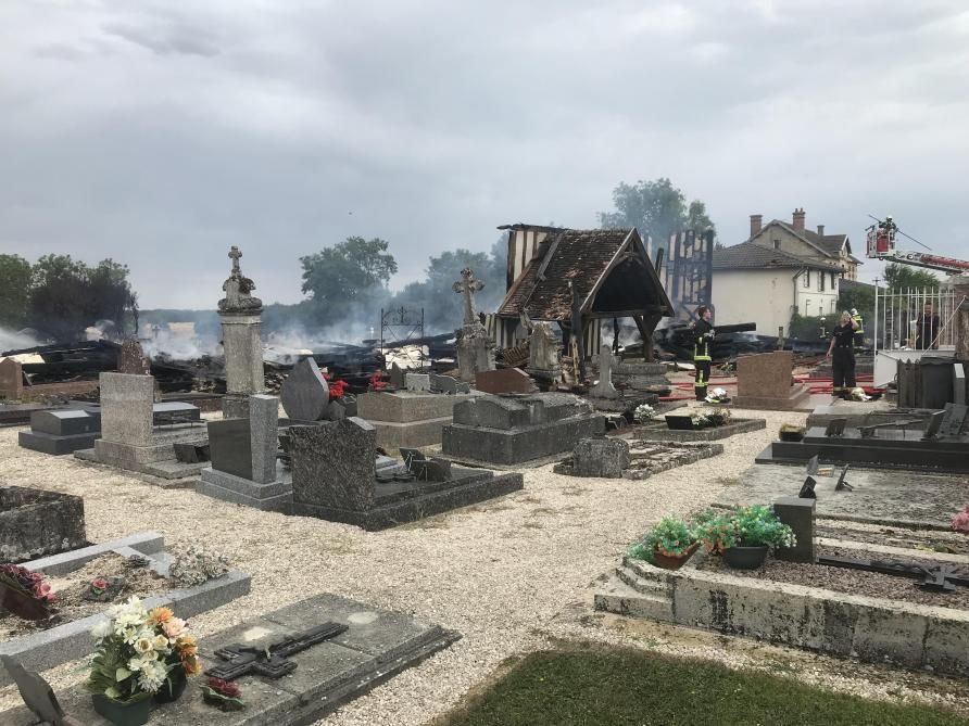 L’église à pans de bois de Drosnay réduite en cendres