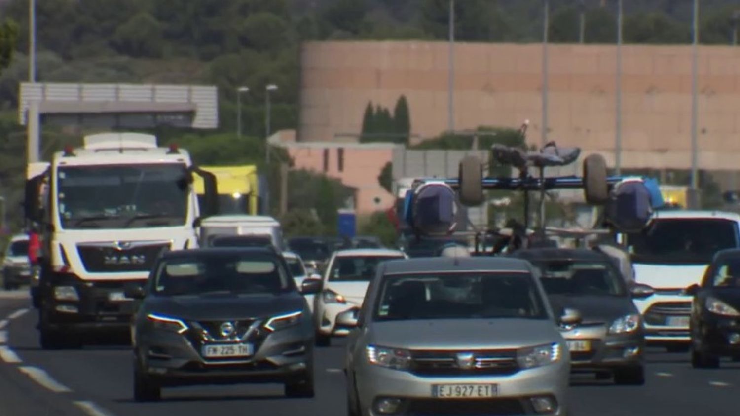 Vacances d'été : pour éviter les bouchons, certains préfèrent partir très tôt