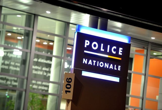 Menaces de mort contre un proviseur à Clermont-Ferrand : le père d'une lycéenne en abaya en garde à vue