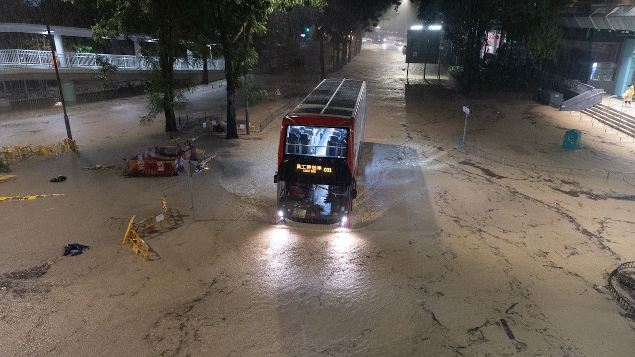 黑雨水浸｜勞工處：極端情況下不應要求僱員上班 僱主不應扣薪