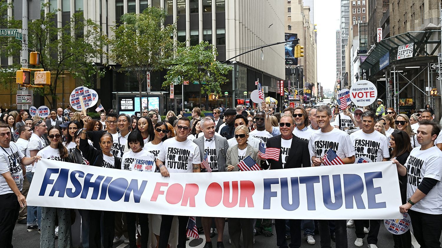 Fashion week de New York : le monde de la mode, inquiet du retour de Donald Trump à la Maison Blanche, appelle à voter