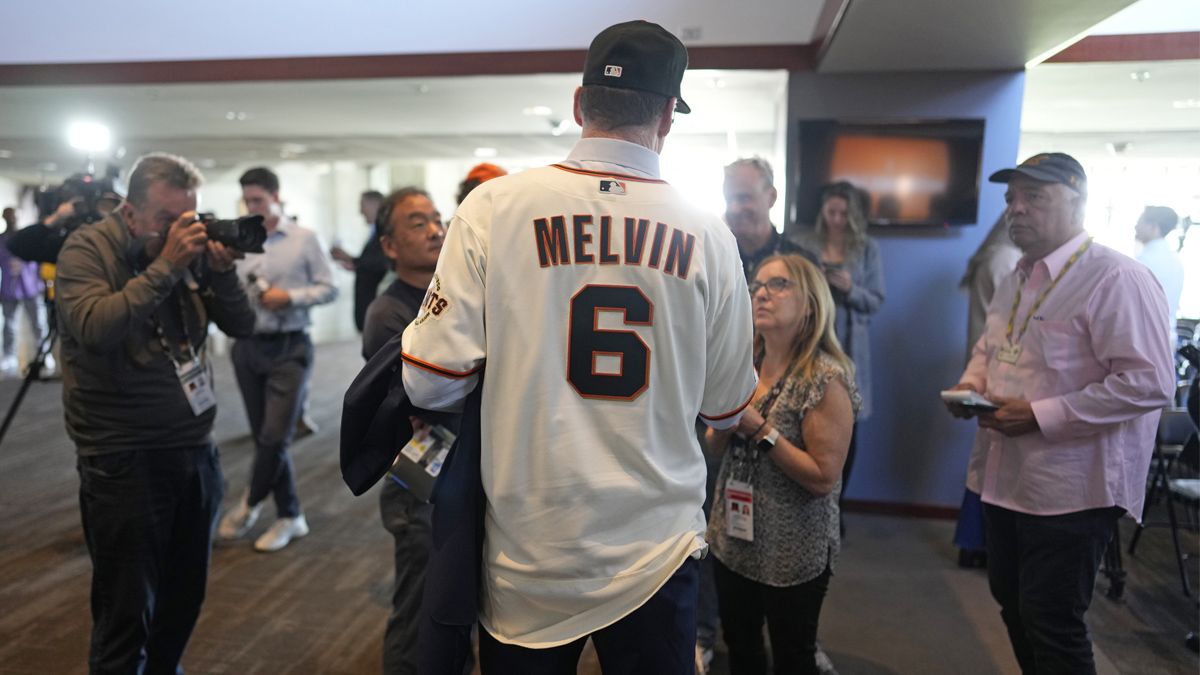 How Giants' Melvin ‘smoothed over' taking Schmitt's No. 6 jersey