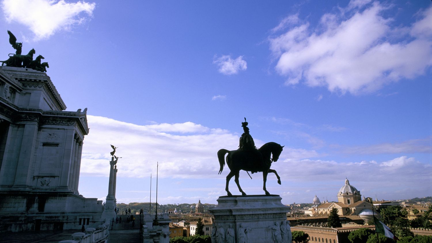 Italie : l'opposition s'indigne après une vidéo montrant des saluts fascistes lors d'un rassemblement à Rome