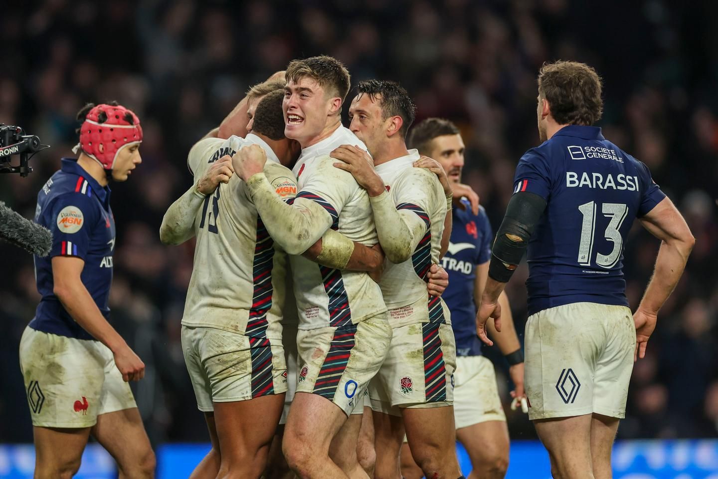 Tournoi des six nations : le XV de France, maladroit, repart frustré après sa défaite sur le fil contre l’Angleterre