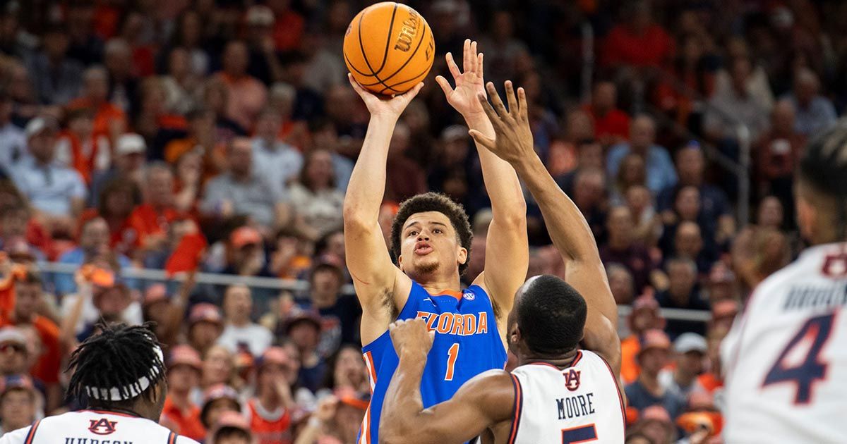 Florida fights off Auburn comeback, dominates No. 1 Tigers in road upset