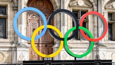 Paris 2024 : Les anneaux olympiques installés sur la Tour Eiffel ?