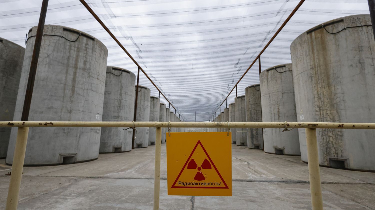 Un "grave accident nucléaire" redouté à la centrale de Zaporijjia en Ukraine : "Les fuites radioactives sont absolument improbables", tempère une chercheuse