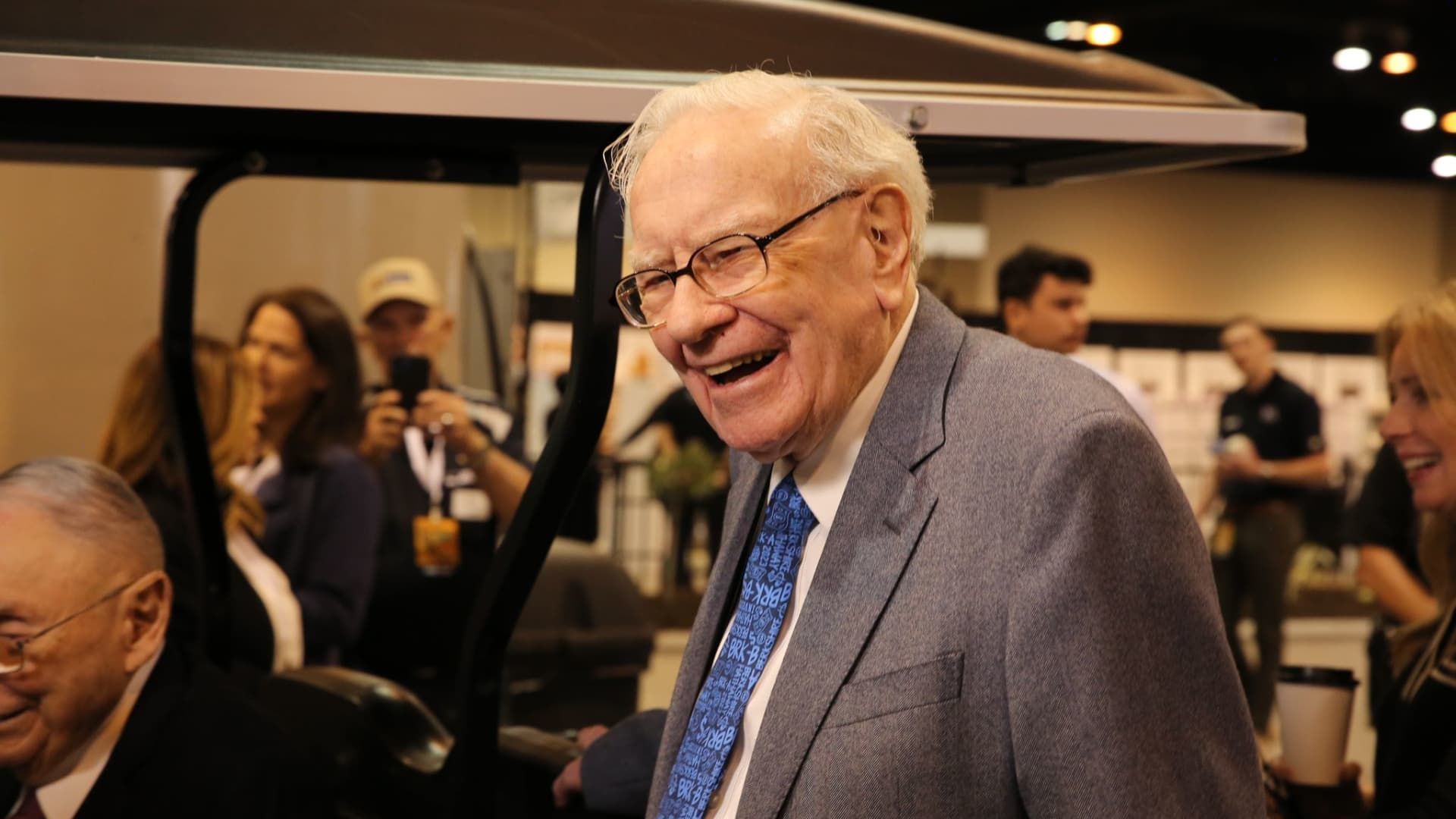 Berkshire shares rise as investors cheer earnings and Geico's recovery