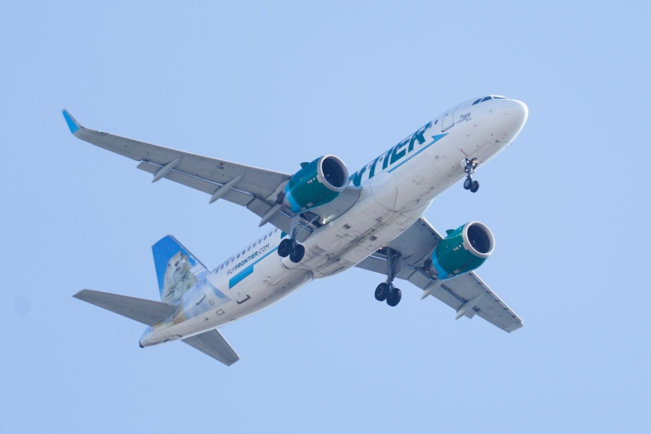 Passengers vote to kick woman off Frontier Airlines flight, video shows