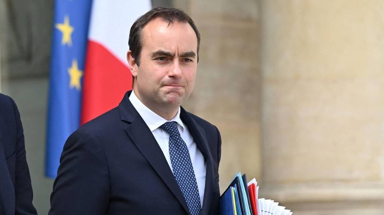 Les personnes séropositives vont pouvoir devenir militaires, annonce le ministre des Armées