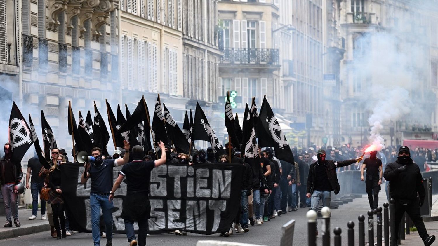 "Ce n'est pas parce qu’on n’interdit pas une manifestation qu'on la cautionne", assume le préfet de police de Paris