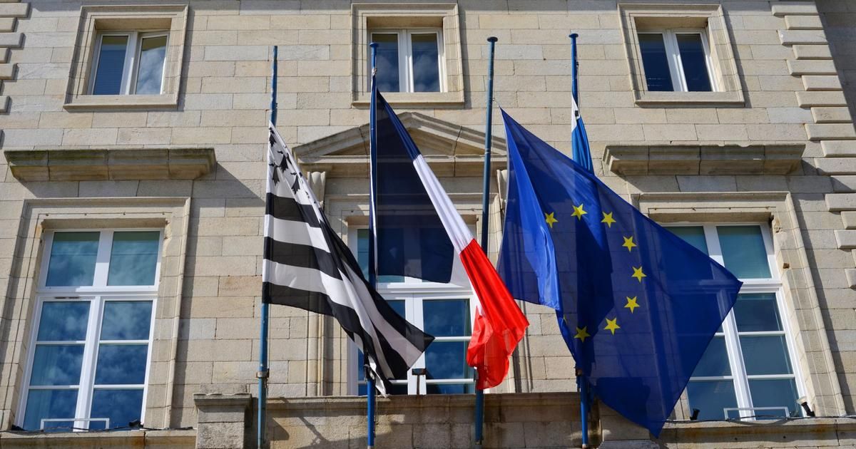 Drapeau européen sur les mairies: le pavoisement divise la majorité