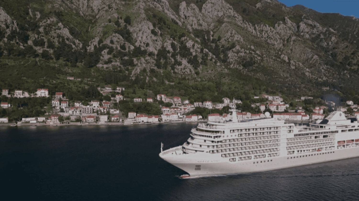 Monténégro : les bouches de Kotor submergées par les touristes