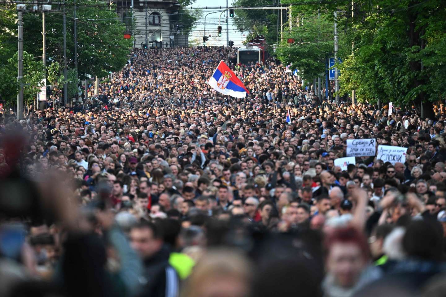 A Belgrade, des milliers de Serbes protestent contre la violence après deux fusillades meurtrières