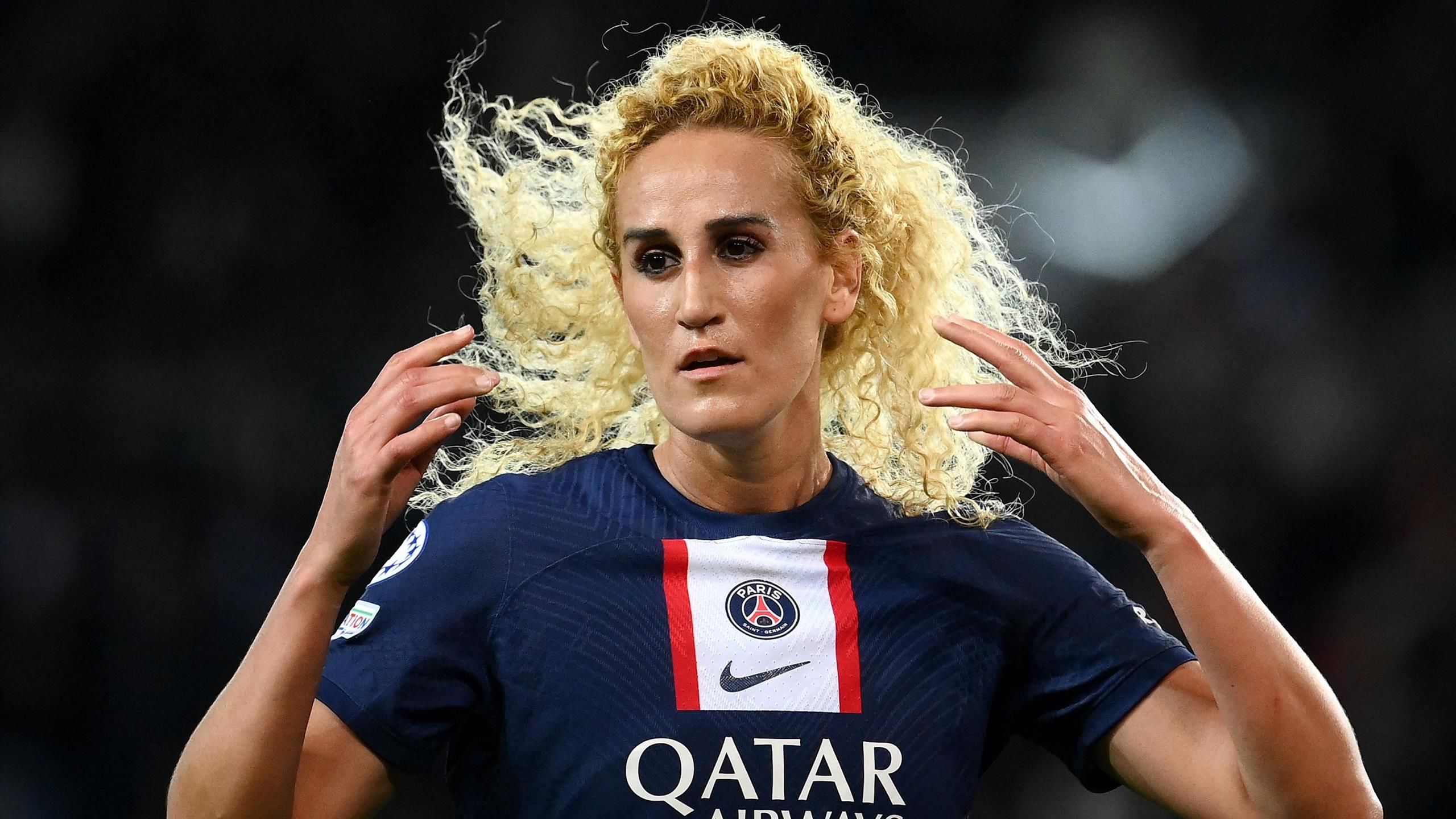 PSG - Kheira Hamraoui règle ses comptes avec le Paris Saint-Germain dans sa biographie