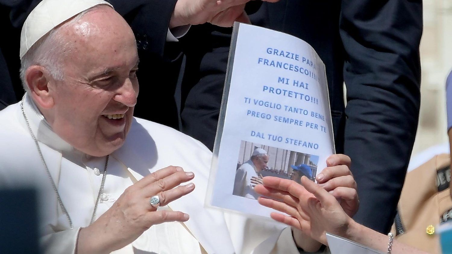 Le Pape poursuit son repos et remercie pour les messages de solidarité