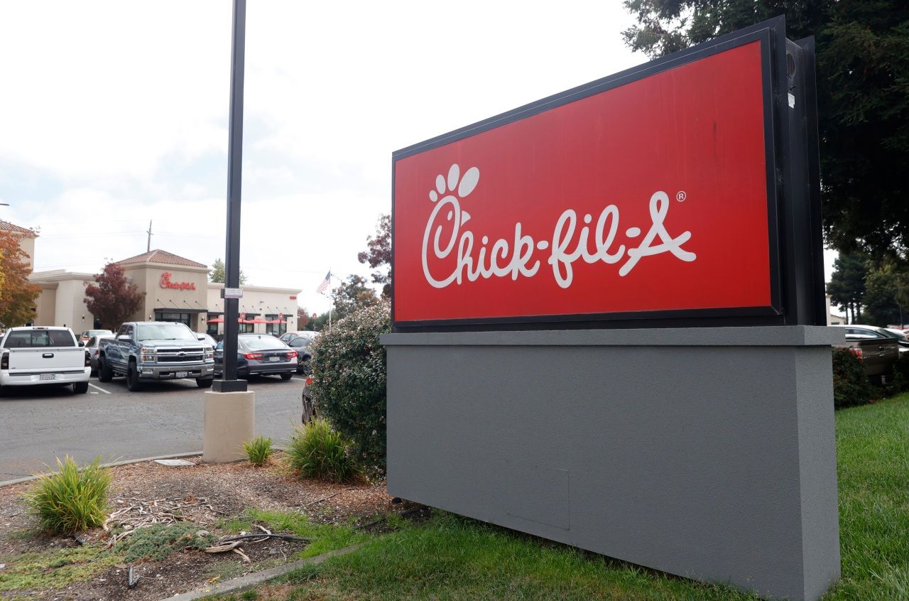 Two peach-flavored drinks returning to Chick-fil-A in June