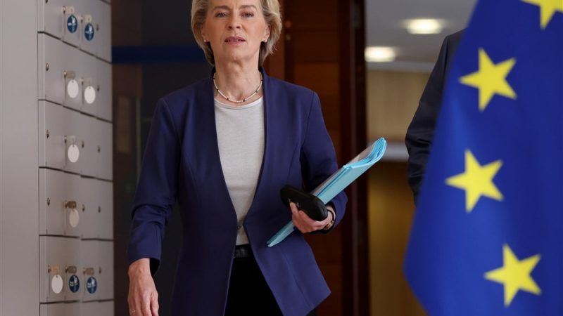 Contrats Covid avec Pfizer : Ursula von der Leyen visée par une nouvelle plainte