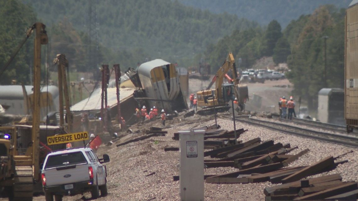 Train derails near Williams filled with cars, vans