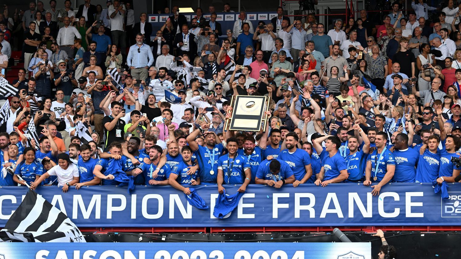 Rugby : Vannes remporte la finale de Pro D2 et sera le premier club breton à évoluer en Top 14