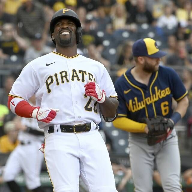 Pirates place Andrew McCutchen, Ke'Bryan Hayes on 10-day IL