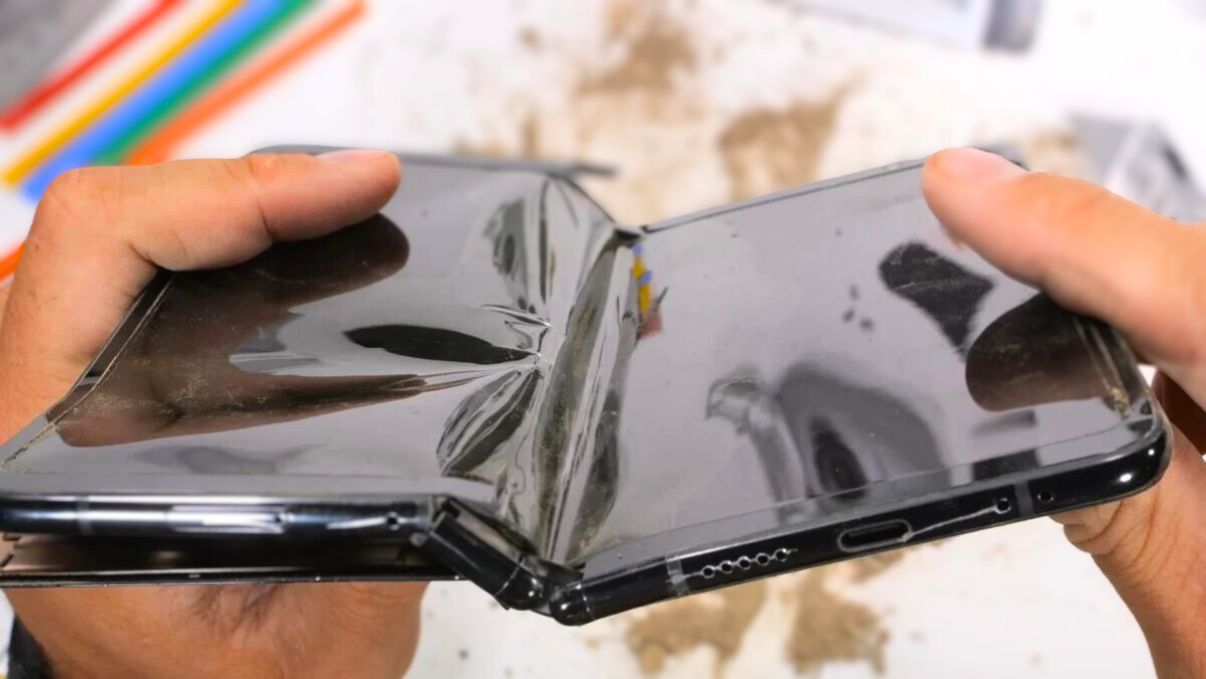 Le Google Pixel Fold est (bien trop) facile à casser : le smartphone pliable cède à la pression