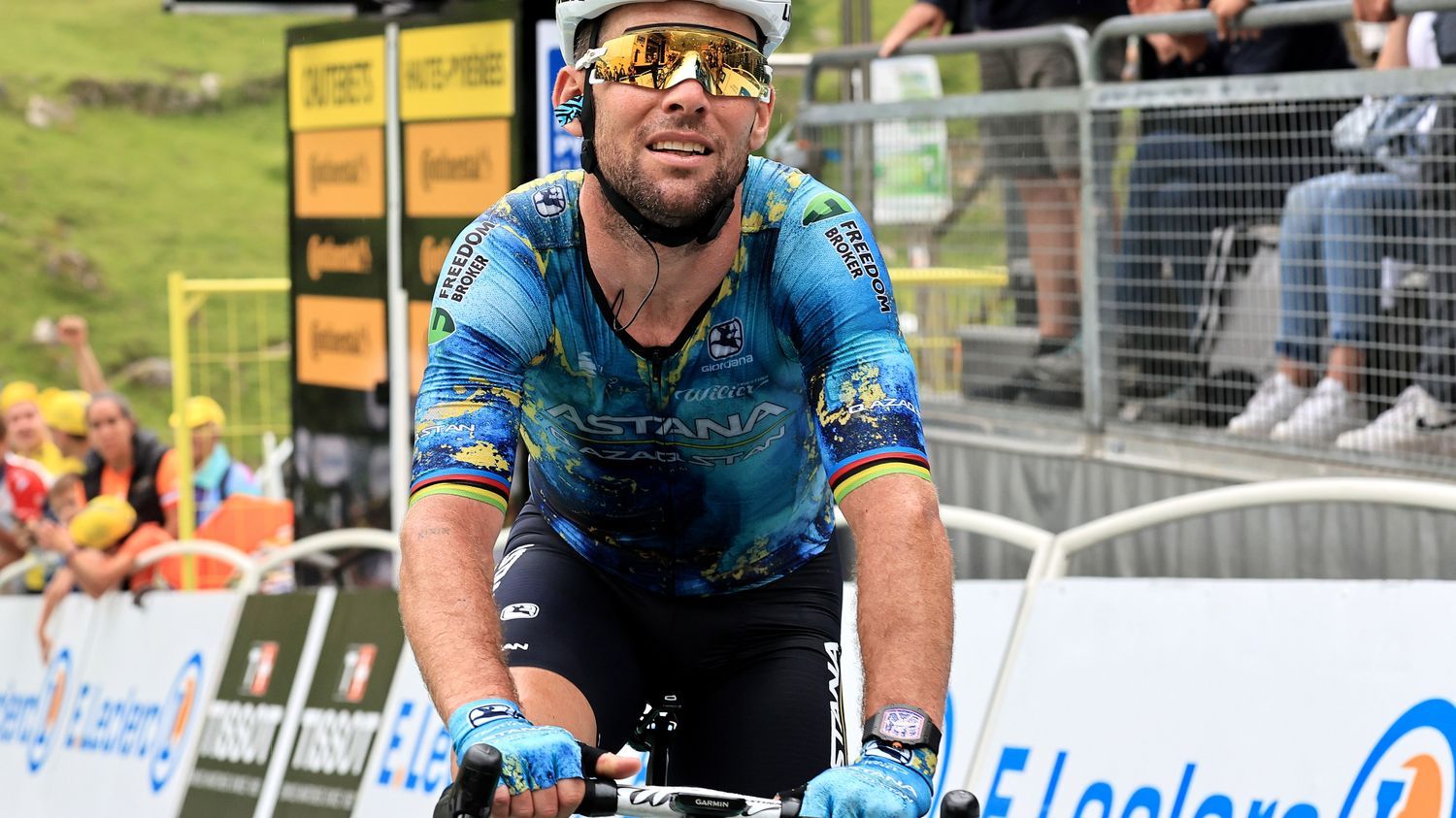 Tour de France 2023 : "Je ne vais pas mentir, j'ai pleuré", l'émotion du peloton après l'abandon de Mark Cavendish pour sa dernière participation