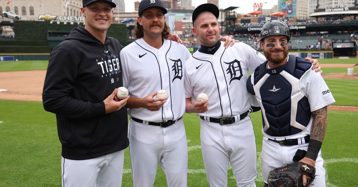 Manning, Foley and Lange combine to no-hit Blue Jays