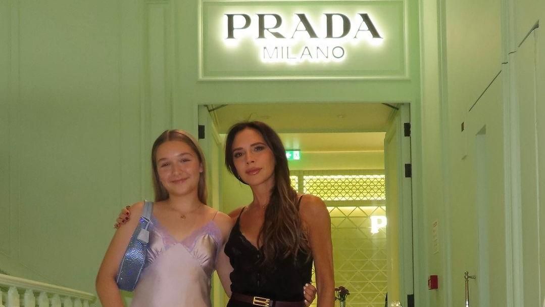 Du rose et des paillettes chez Prada : en photos, l’anniversaire un poil too much d’Harper Beckham pour ses 12 ans