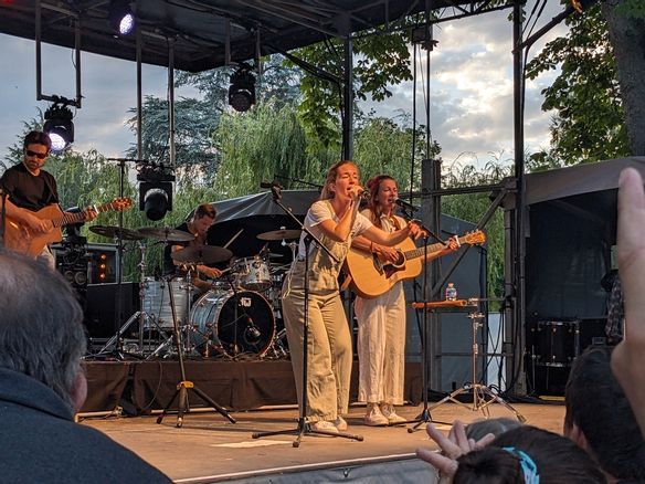 De nouvelles places en vente ce dimanche, pour le concert des Frangines qui aura lieu le soir-même, à Olivet