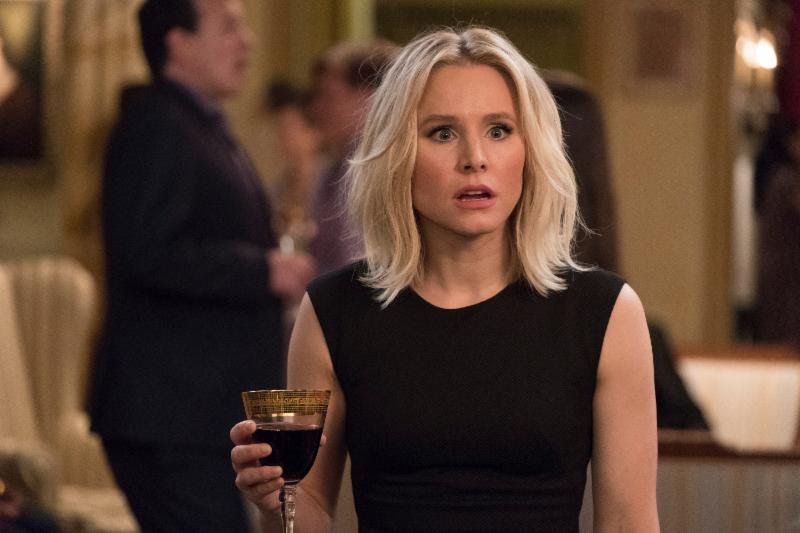 Kristen Bell Photo Of Dinner Party At Jimmy Kimmel’s Lodge Goes Viral