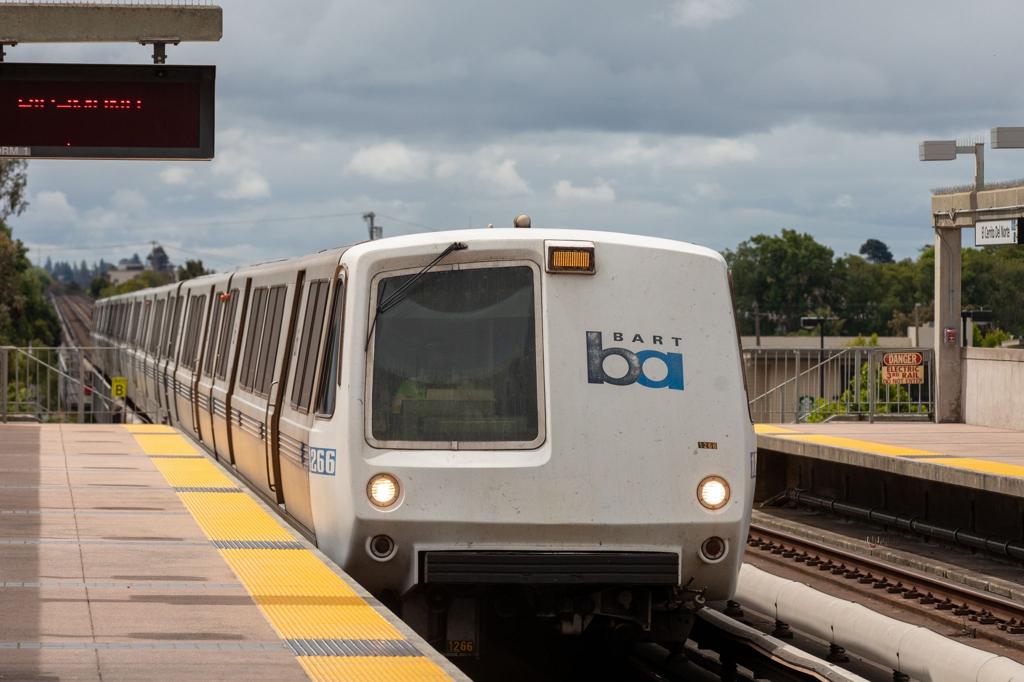 BART experiencing major systemwide delays due to network issues