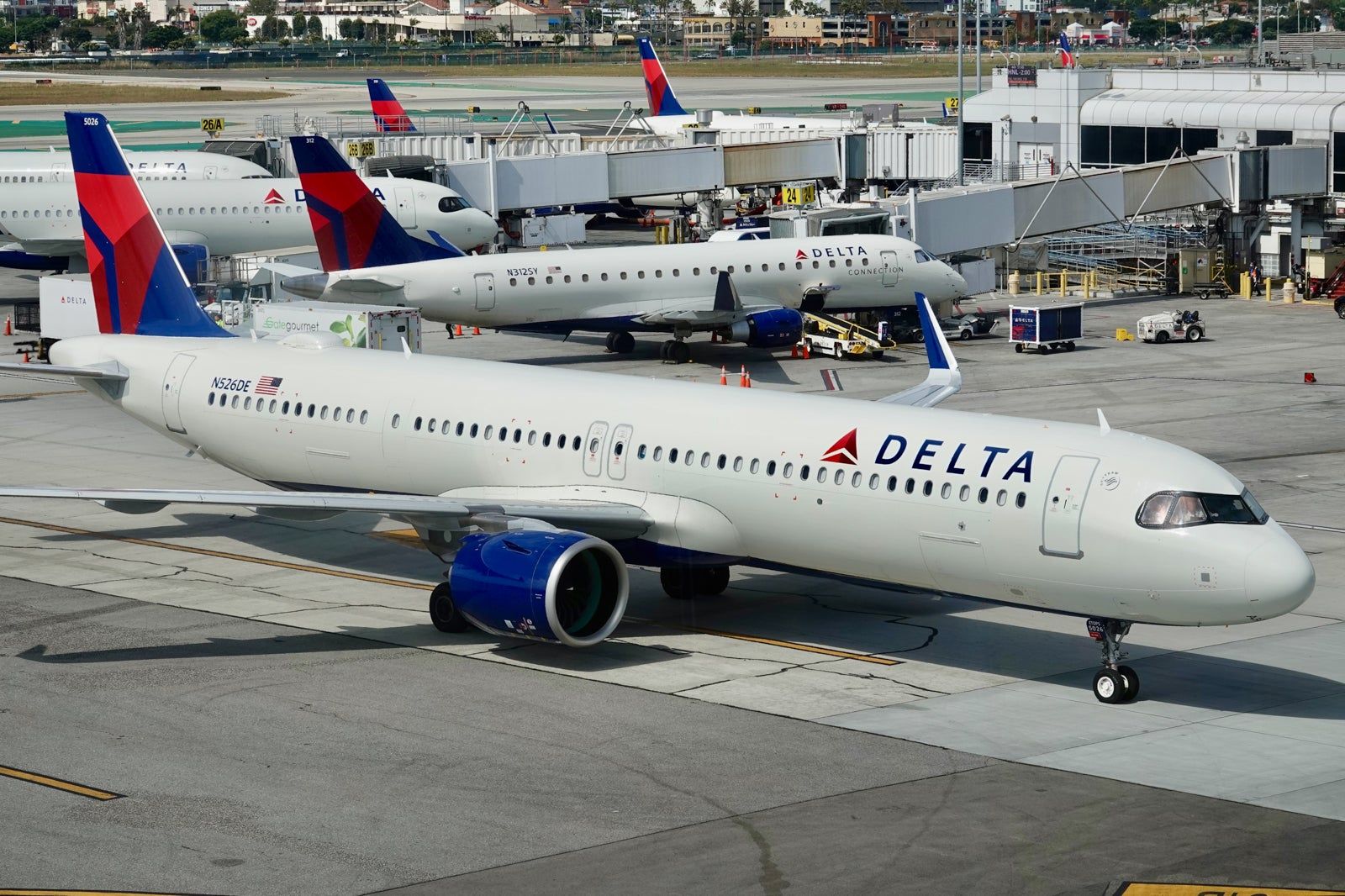 Delta adds 5 interesting new routes, including a unique flight from LaGuardia