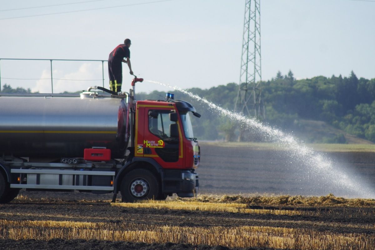 Incendie : une blessée grave et 25 hectares de culture ravagés à Bourbonne