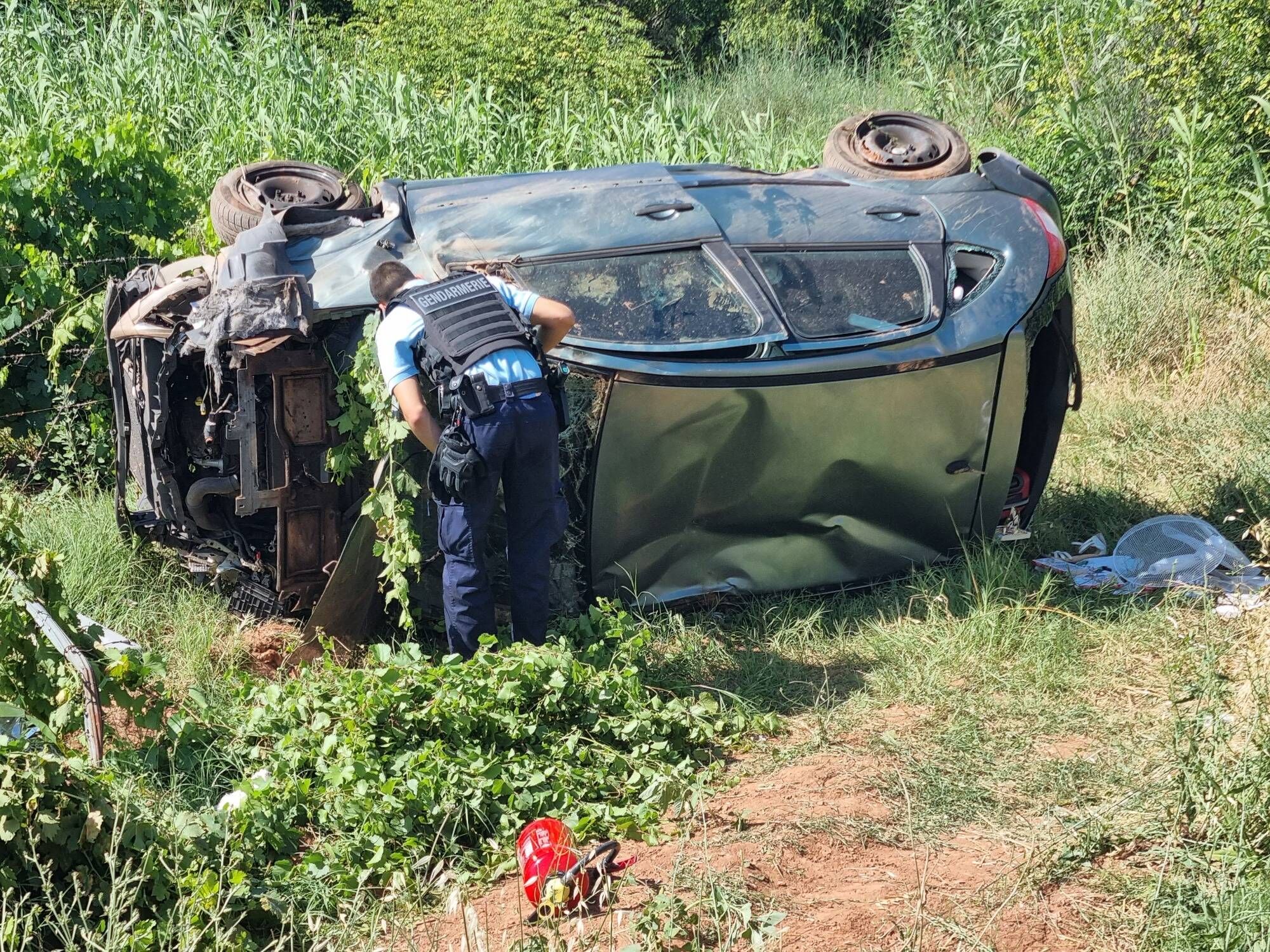 Trois blessés dans un spectaculaire accident de la route dans le Var