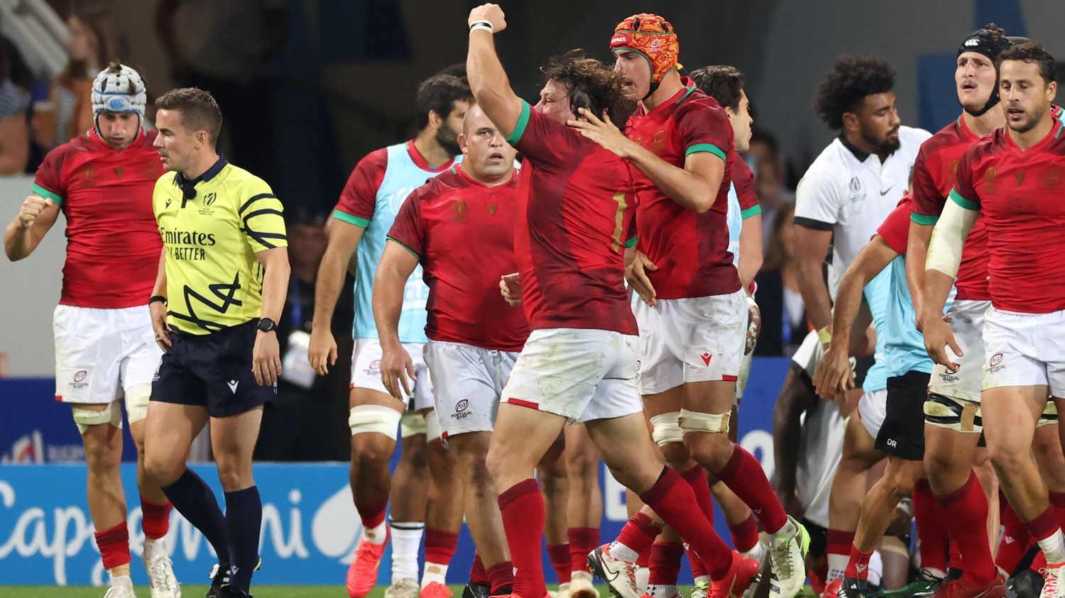 Coupe du monde de rugby : le Portugal crée la sensation en dominant les Fidji, qualifiés in extremis pour les quarts de finale