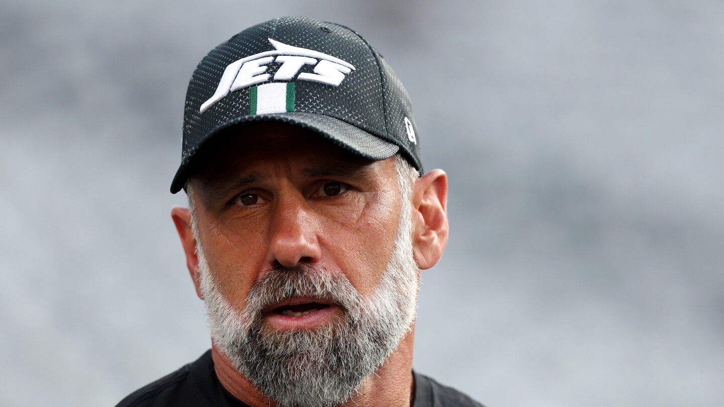 Jets interim HC Jeff Ulbrich: We'll take a "hard look" at everything on offense