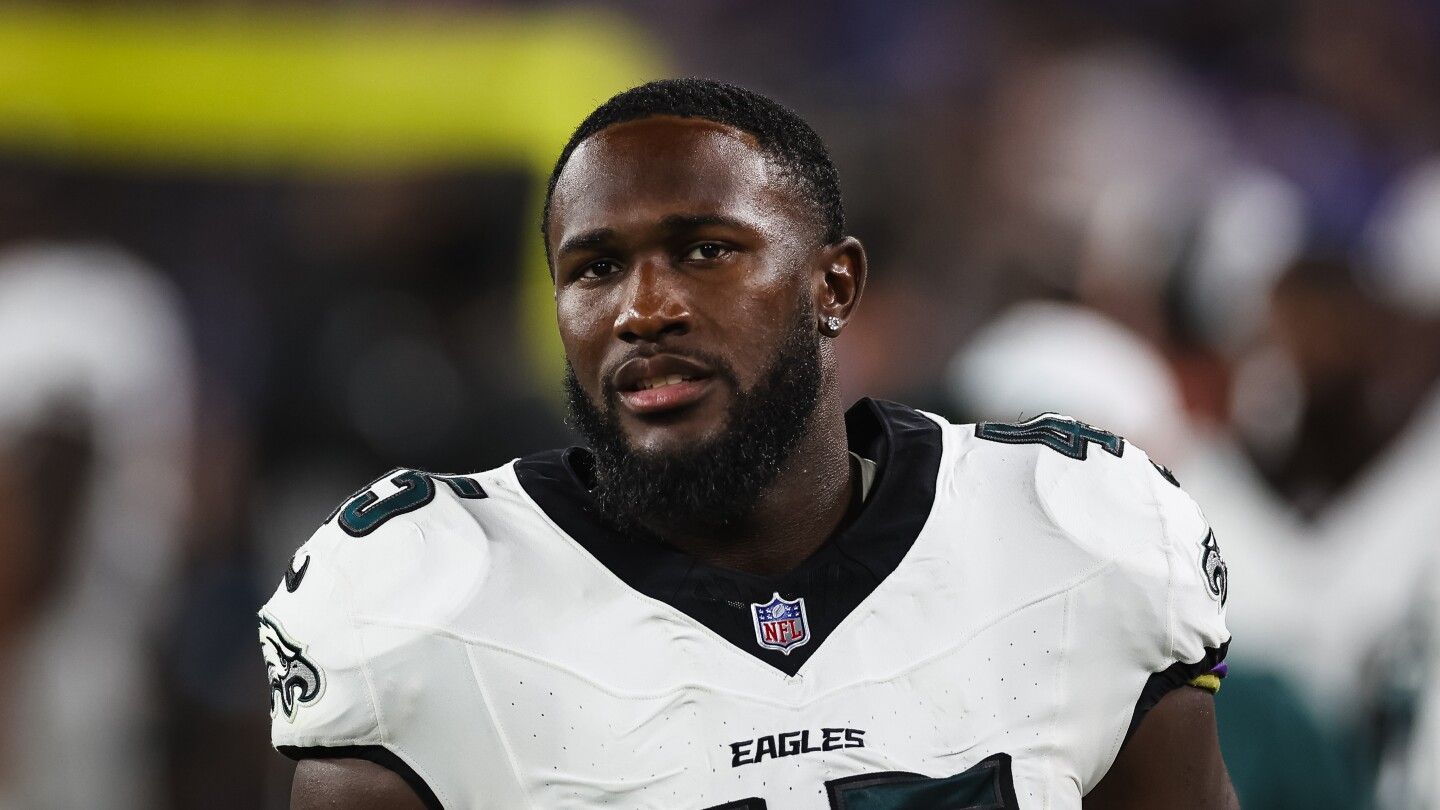 Eagles release Devin White