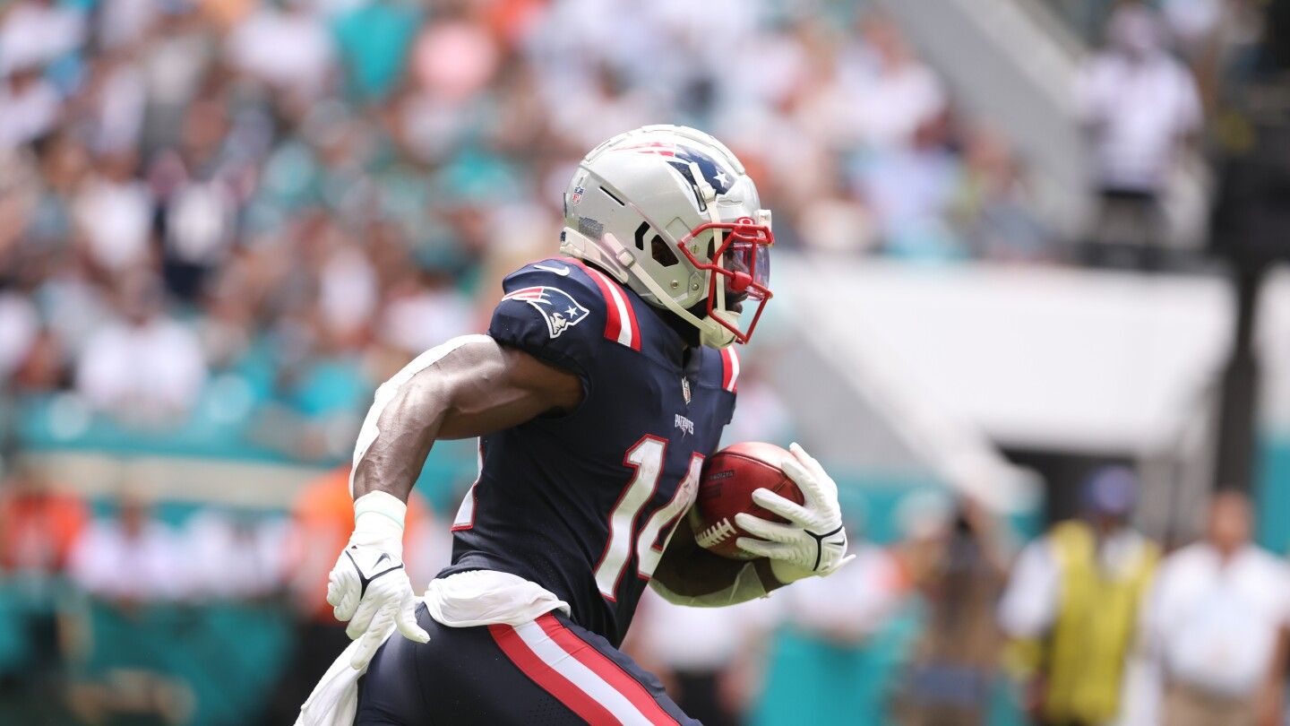 Patriots waive Ty Montgomery after claiming Christian Elliss